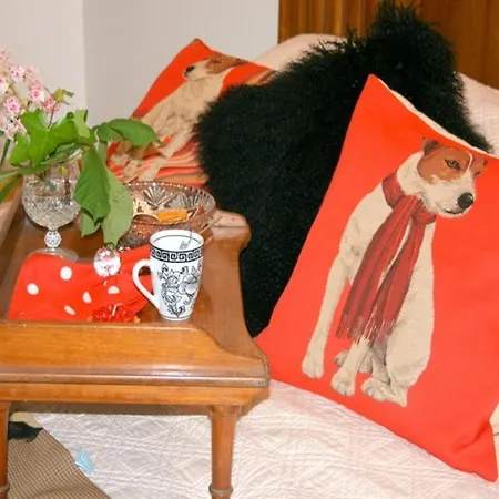 Domaine De Perry Bed & Breakfast *