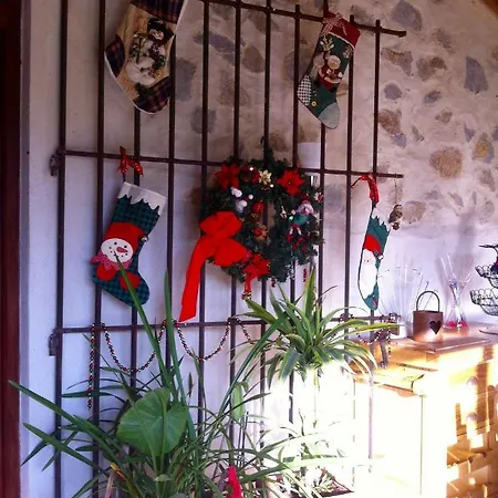 Domaine De Perry Bed & Breakfast Pieusse