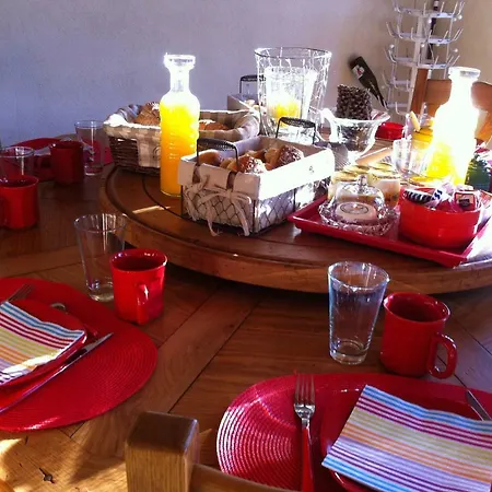 Domaine De Perry Bed & Breakfast