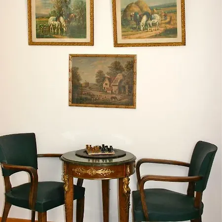 Domaine De Perry Bed & Breakfast *